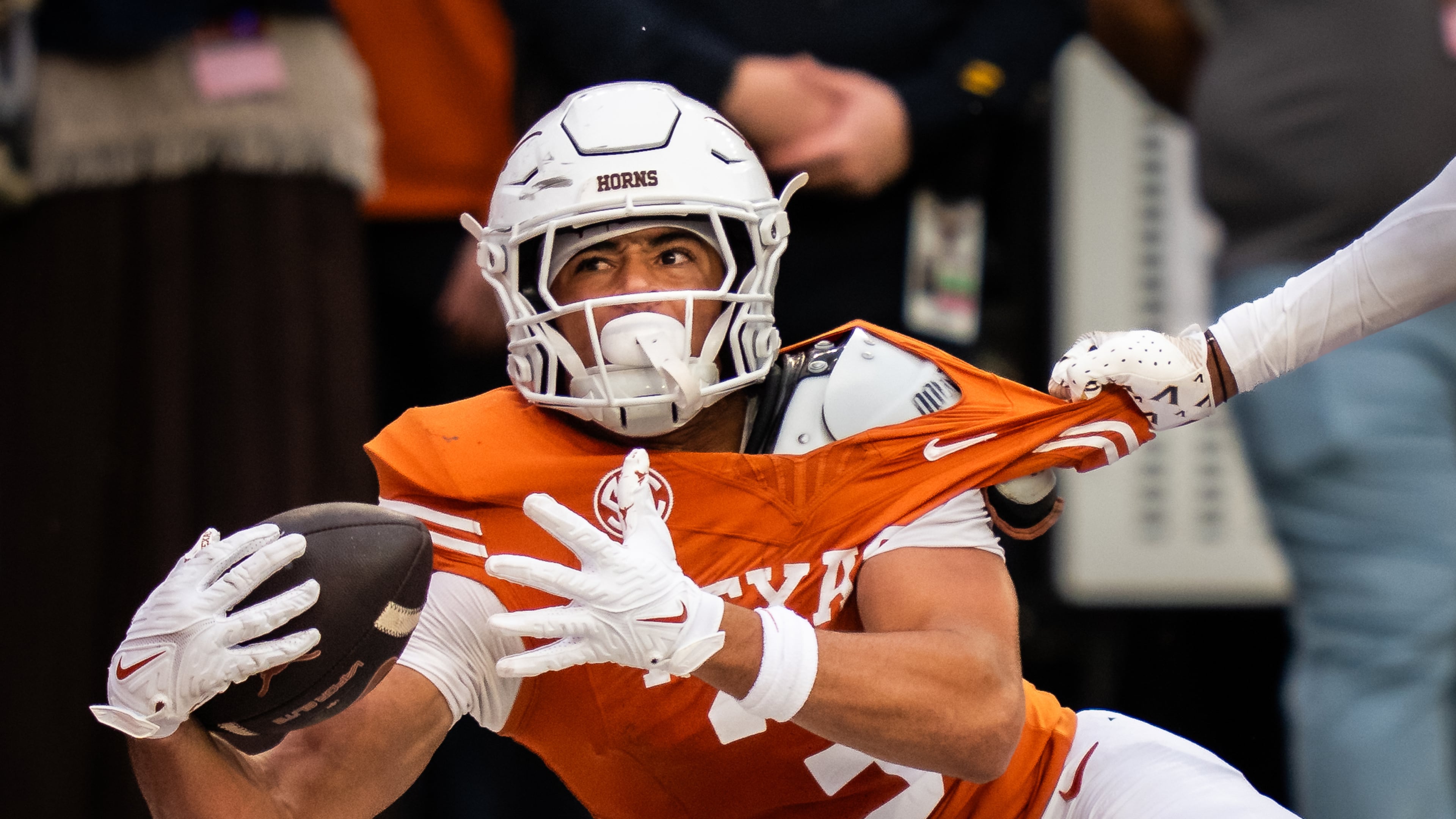 Texas wide receiver Emmett Mosley V is unable to hold onto a pass in the end zone during the second half of an NCAA college football game against Vanderbilt, Saturday, Nov. 1, 2025, in Austin, Texas. (Sara Diggins/Austin American-Statesman via AP)