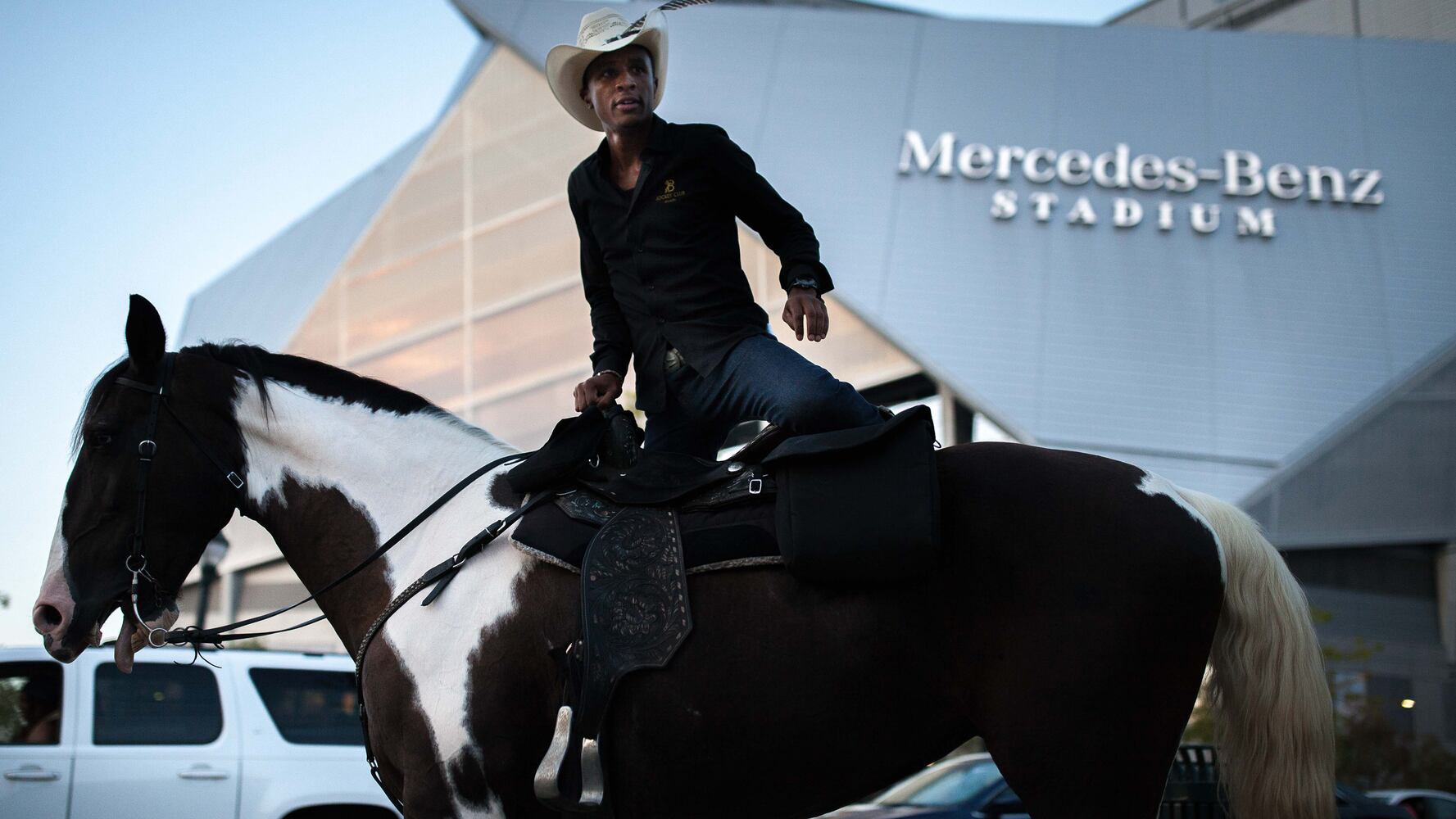 Photos: The scene outside Mercedes-Benz before Falcons’ home opener