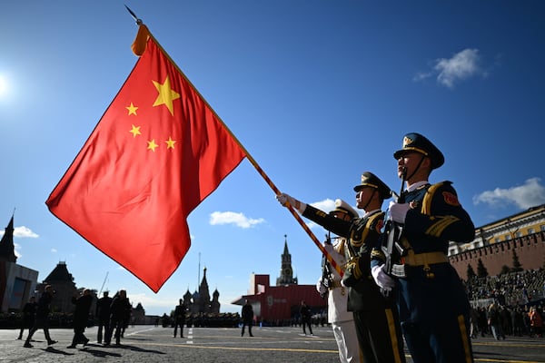 Le personnel militaire chinois assistera au défilé militaire du Jour de la victoire qui s'est tenu à Moscou, en Russie, le vendredi 9 mai 2025, et à la célébration du 80e anniversaire de la victoire de l'Union soviétique sur l'Allemagne nazie pendant la Seconde Guerre mondiale. (Via Pelagia Tikhonova / agence d'animation de photos Ria Novosti)