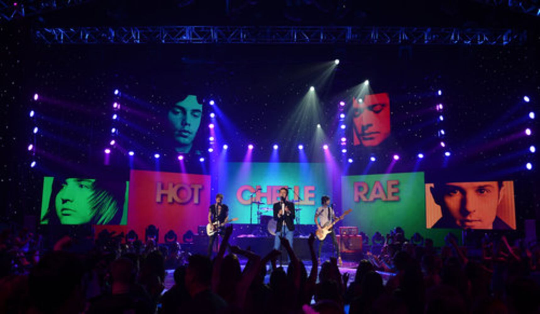 Brandy, Khloe hit MDA Show of Strength