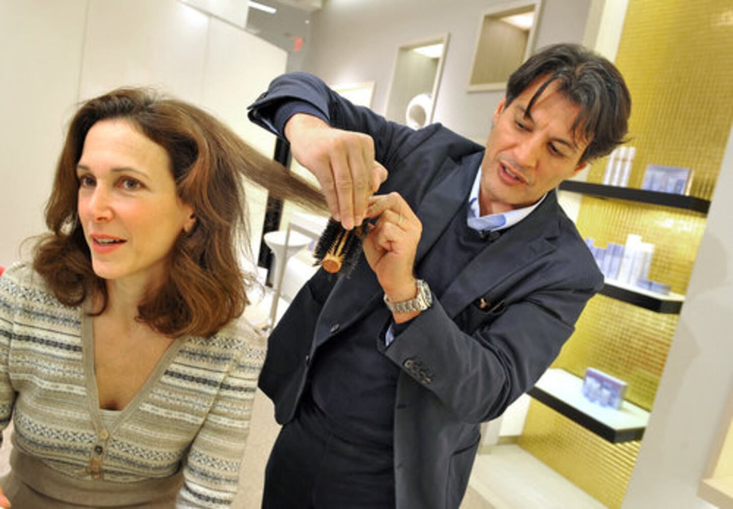 Celebrity hair stylist comes to heal hair