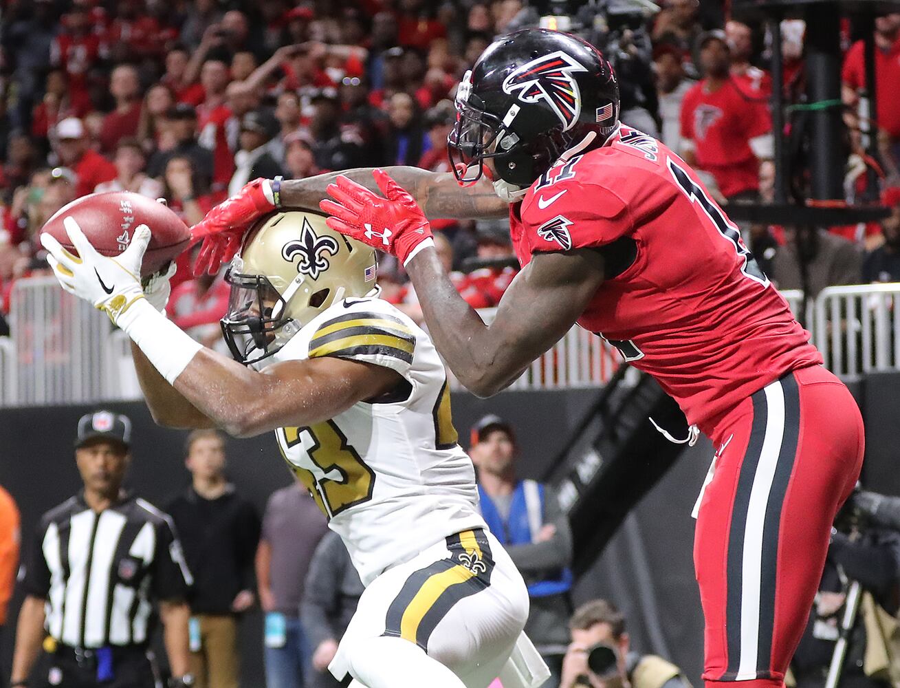 Photos: Falcons hold on, beat the Saints