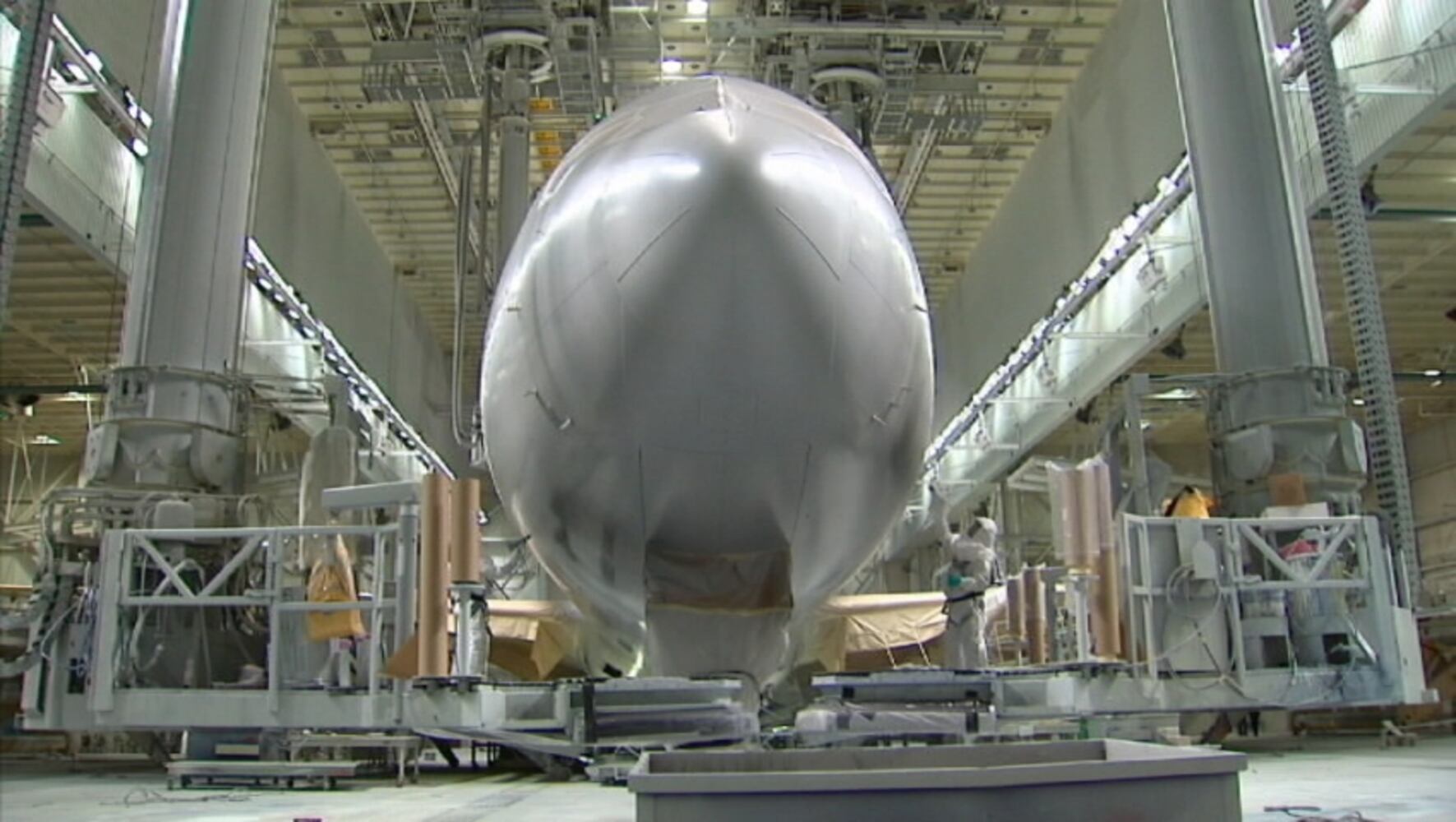 Boeing 777 painted black