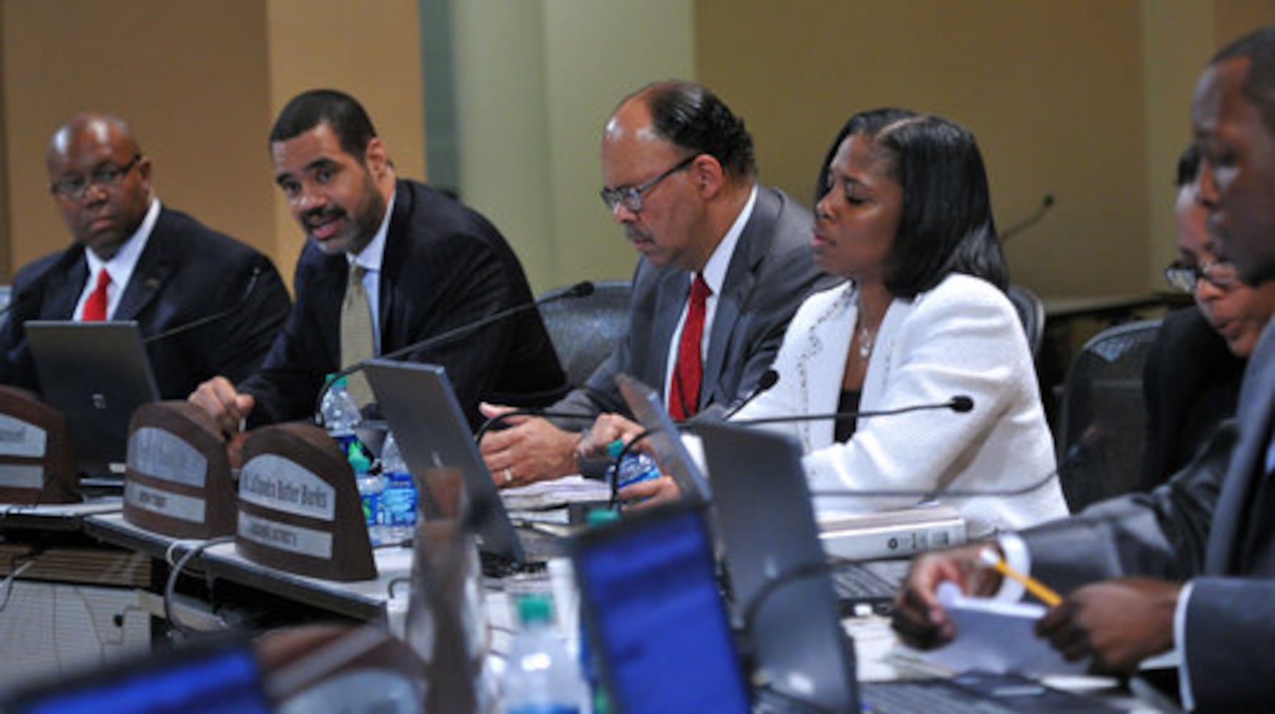 Atlanta school board OKs controversial closings