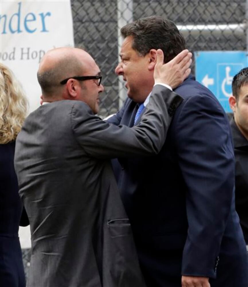 Stars, fans say goodbye to James Gandolfini