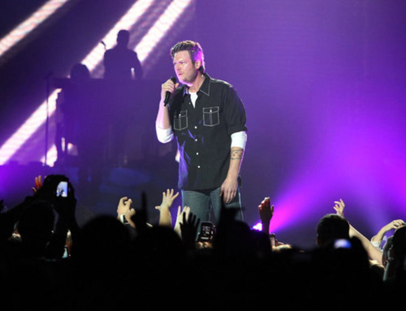 Blake Shelton rocks Gwinnett