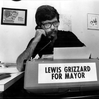 Lewis Grizzard, the quintessential Southern humorist and a columnist for The Atlanta Journal-Constitution, is shown in this 1979 photo. No, he didn't run for mayor. (AJC File)