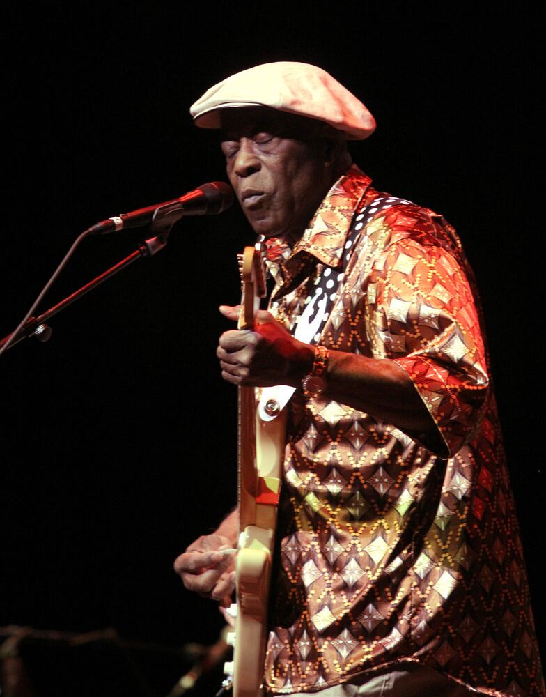 Buddy Guy, Jonny Lang perform in Cobb