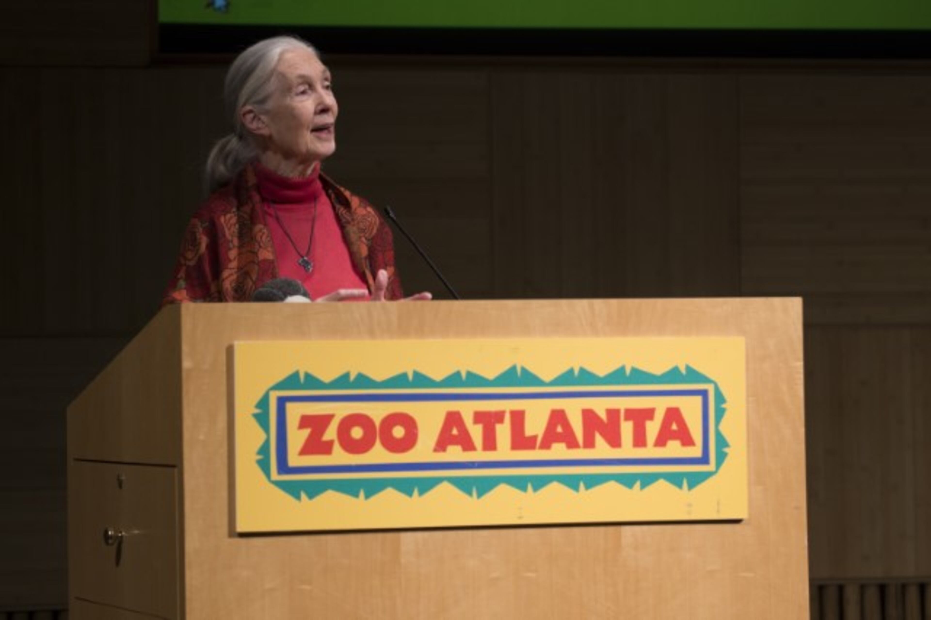 Jane Goodall speaks to a group of middle schoolers at Zoo Atlanta's Coca-Cola World Studio in 2014. The presentation was part of her Roots and Shoots program, an educational initiative run by the Jane Goodall Institute that aims to inspire young conservationists. (Courtesy of Zoo Atlanta)