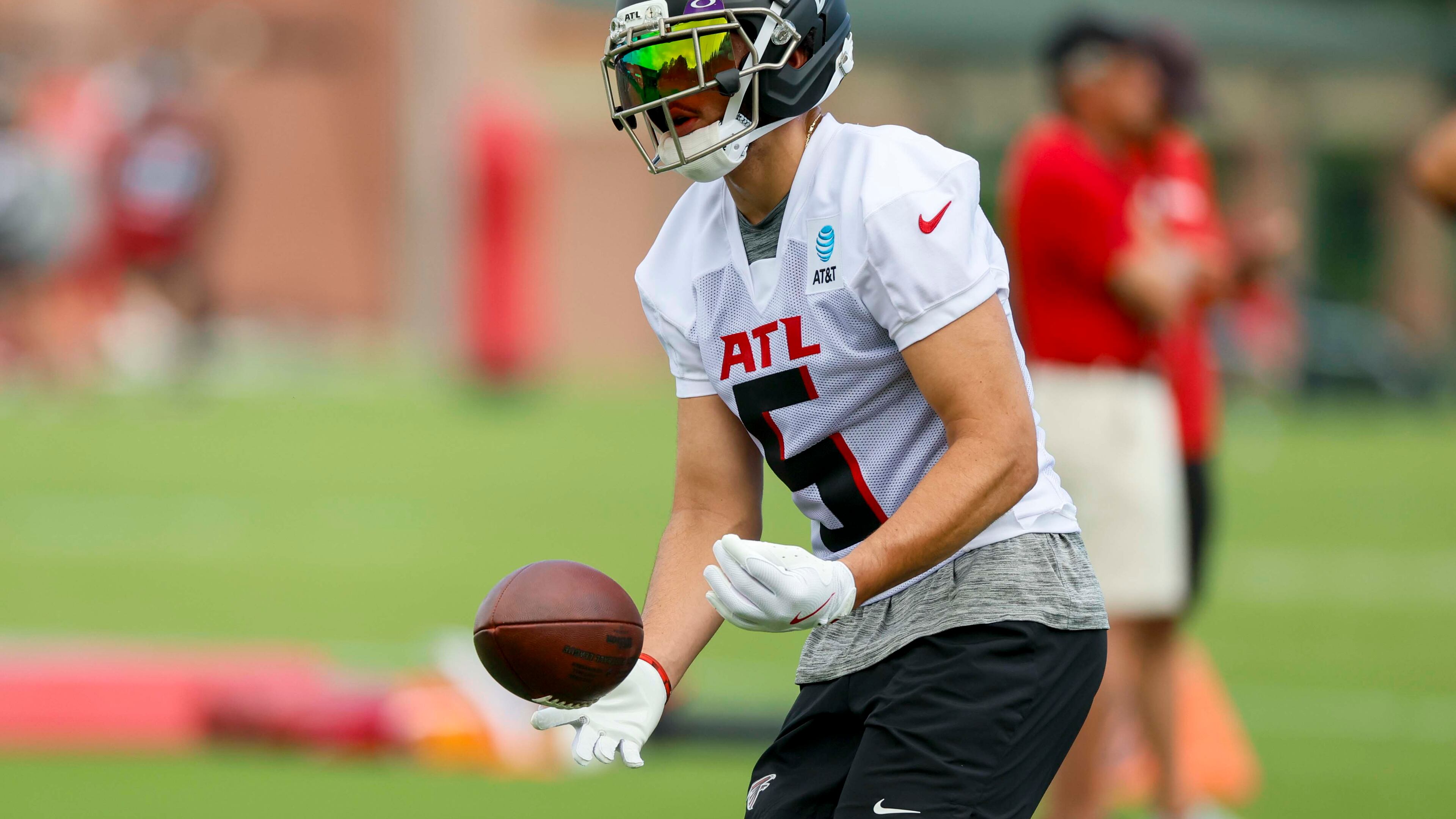 Falcons wide receiver Drake London attends the first practice of training camp on Thursday, July 24, 2025, in Flowery Branch. His desire for excellence is why one bad day will not spiral into a rough week. (Miguel Martinez/AJC)
