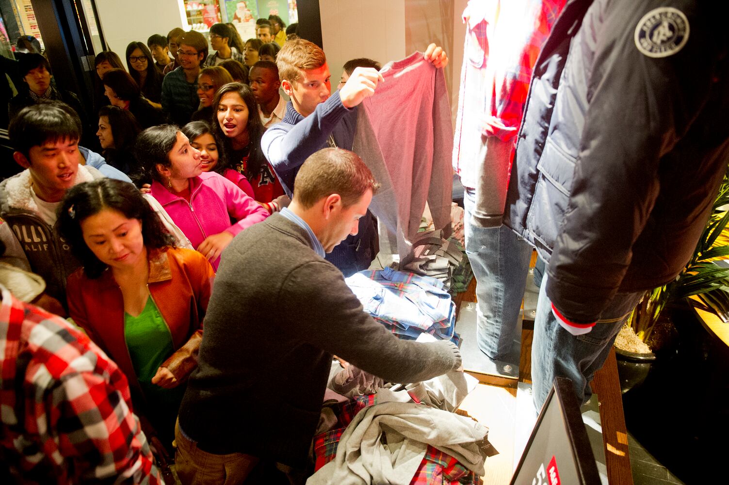 Atlanta comes out for Black Friday bargains