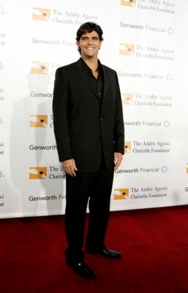 Andre Agassi hosts benefit in Las Vegas