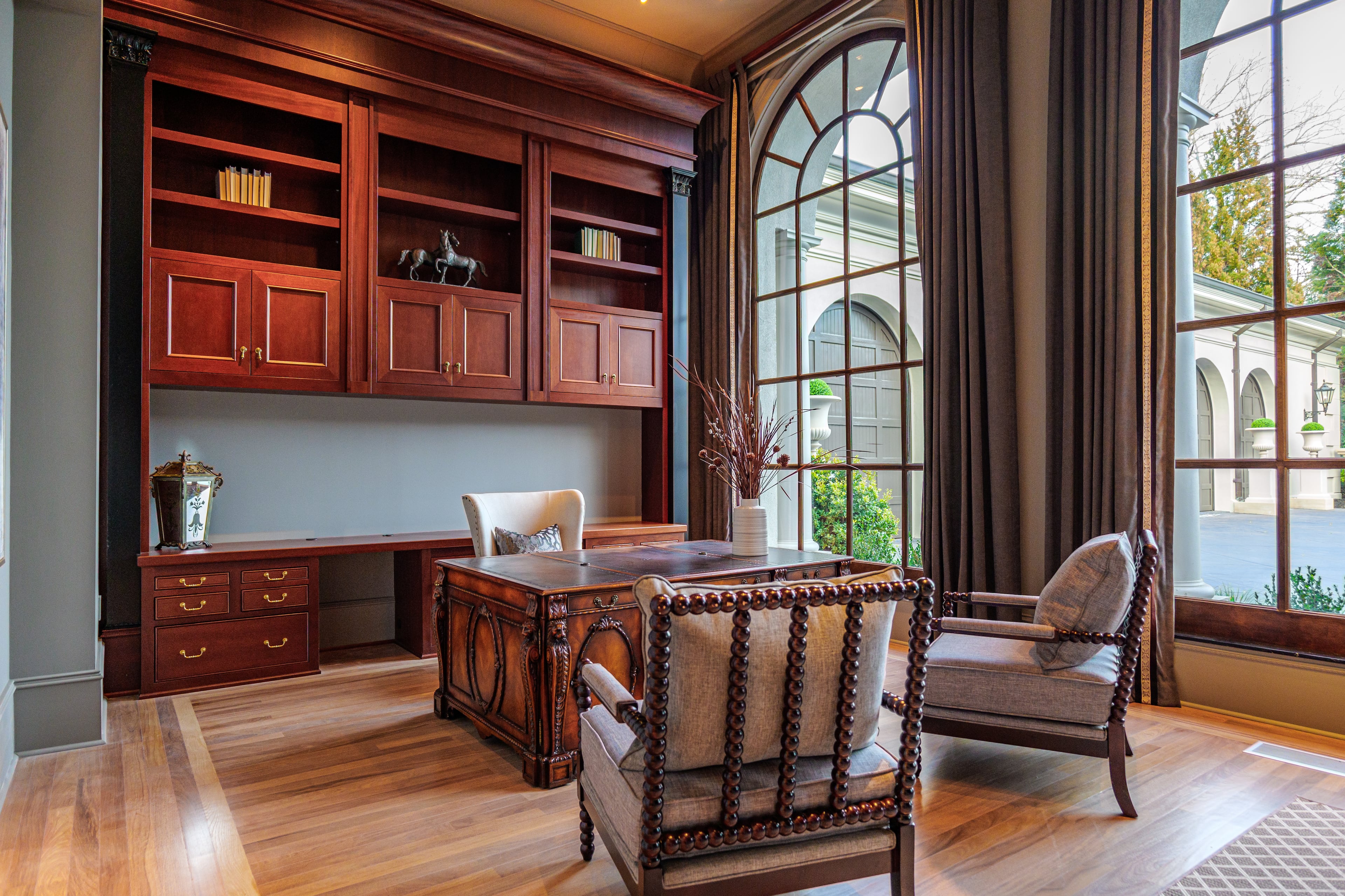 This Milton mansion is a unique find, even among Georgia’s luxury listings.
Listing by Bonnie Smith