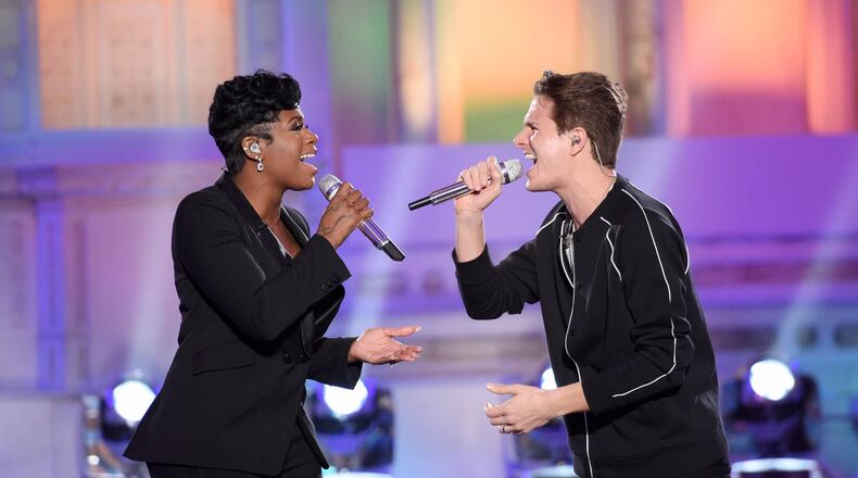 AMERICAN IDOL: Season 3 winner Fantasia with contestant Jordan Sasser in the†???Showcase #1: 1st 12 Performances??? episode of AMERICAN IDOL airing Wednesday, Feb. 10 (8:00-9:01 PM ET/PT) on FOX. Cr: Michael Becker / FOX. © 2016 FOX Broadcasting Co.