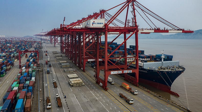 The United States and China have agreed that an initial trade deal between the two countries would roll back a portion of the tariffs placed on each other's products, a significant step toward defusing tensions between the world's largest economies.