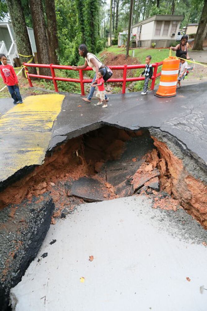 Strong overnight storms soak metro Atlanta
