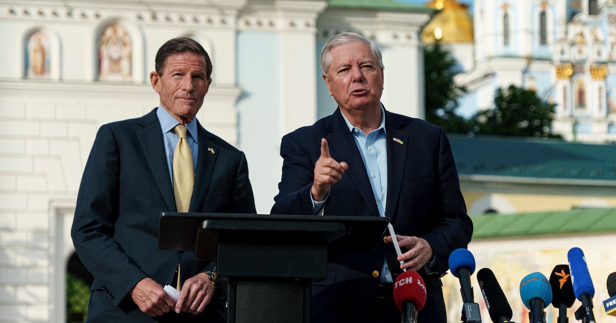 US senators pushing bipartisan bill on new Russia sanctions brief European allies and...