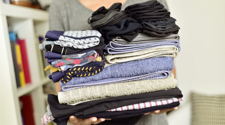 Experts recommend making simple decisions first, instead of looking at the whole house.