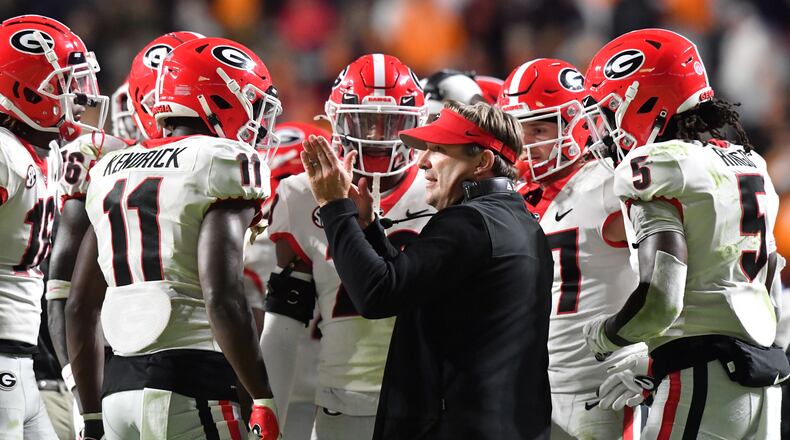 Georgia's head coach Kirby Smart instructs in the second half during a NCAA football game at Neyland Stadium in Knoxville on Saturday, November 13, 2021. Georgia won 41-17 over Tennessee. (Hyosub Shin / Hyosub.Shin@ajc.com)