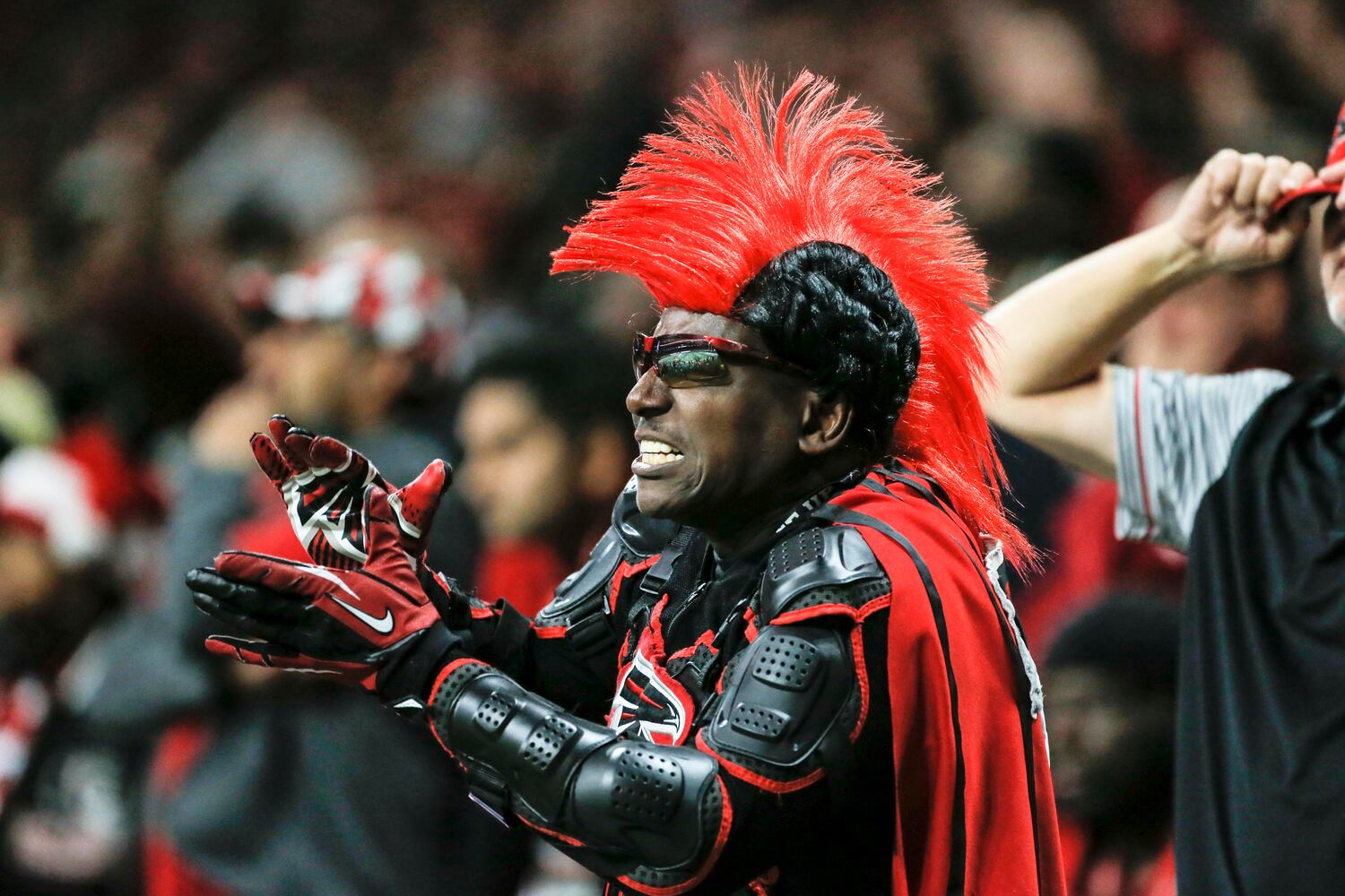 Photos: Falcons hold on, beat the Saints