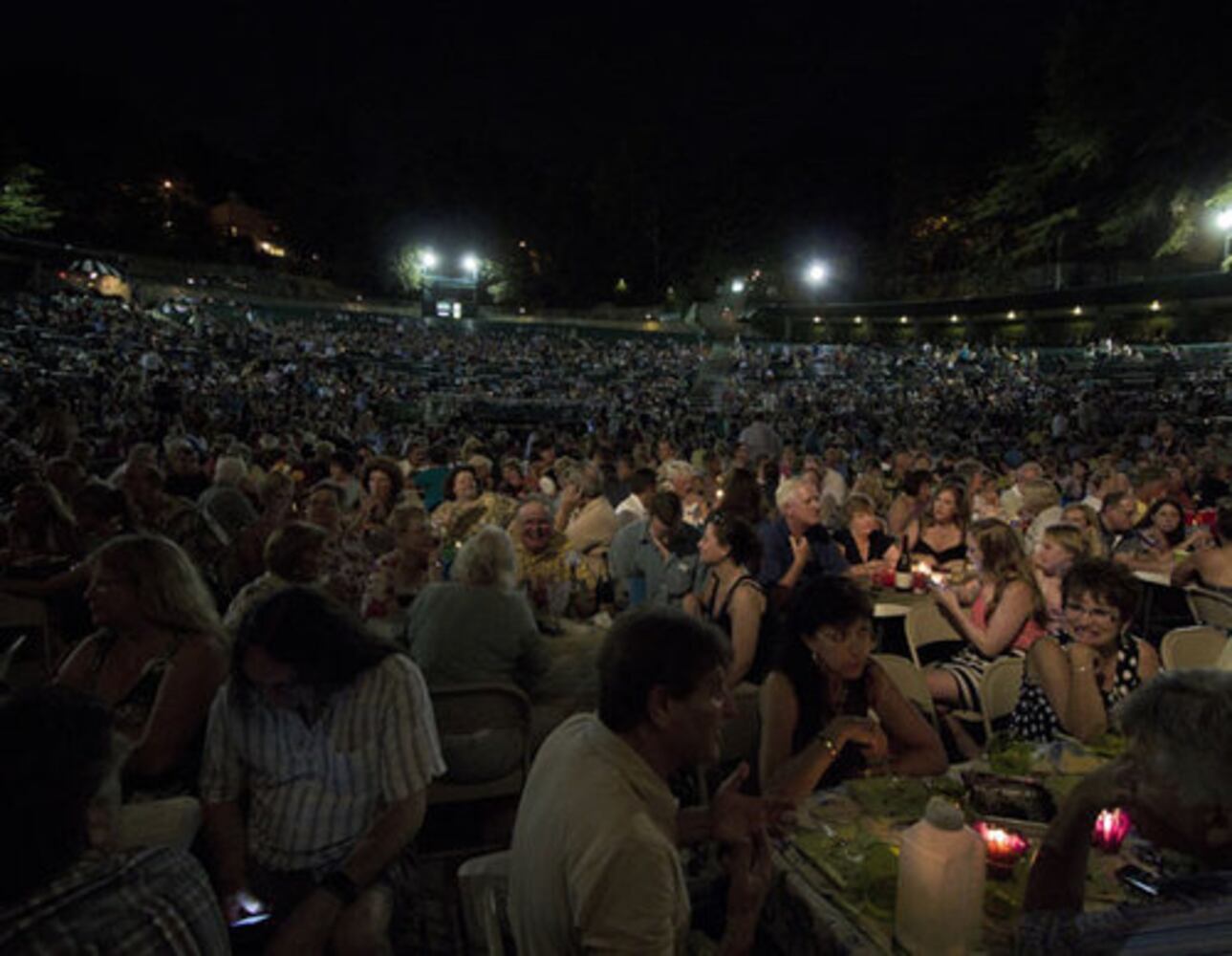 Kenny Rogers, Glen Campbell play Chastain