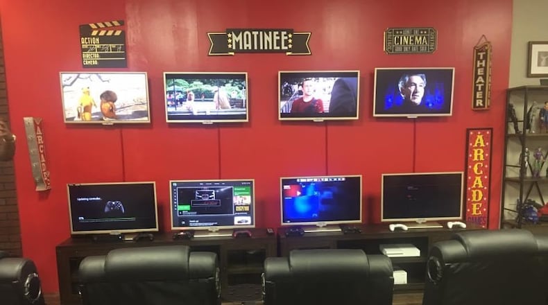 For the gamers, from PlayStation, Xbox and Nintendo Wii, the Man Cave features 12 video games with 12 CDs.