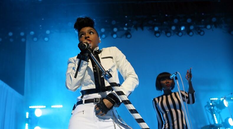 Monae getting spirited on stage. Akili-Casundria Ramsess