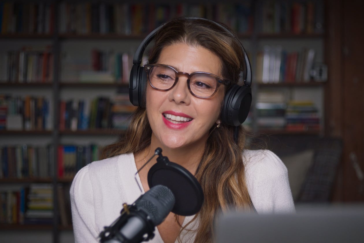 Marisa Tomei stars in "You're Dating a Narcissist!", a comedy created by metro Atlantan and UGA grad Ann Marie Allison based in part by her own experiences. COOL GIRL PRODUCTIONS