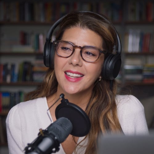 Marisa Tomei stars in "You're Dating a Narcissist!", a comedy created by metro Atlantan and UGA grad Ann Marie Allison based in part by her own experiences. COOL GIRL PRODUCTIONS