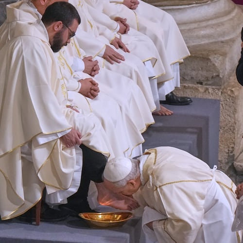 Pope Leo XIV washes and kisses the feet of 12 Roman priests during the Missa in Caena Domini, the Mass of the Lord's Supper, on Catholic Holy Thursday in St. John Lateran Basilica in Rome, Thursday, April 2, 2026. (AP Photo/Andrew Medichini)
