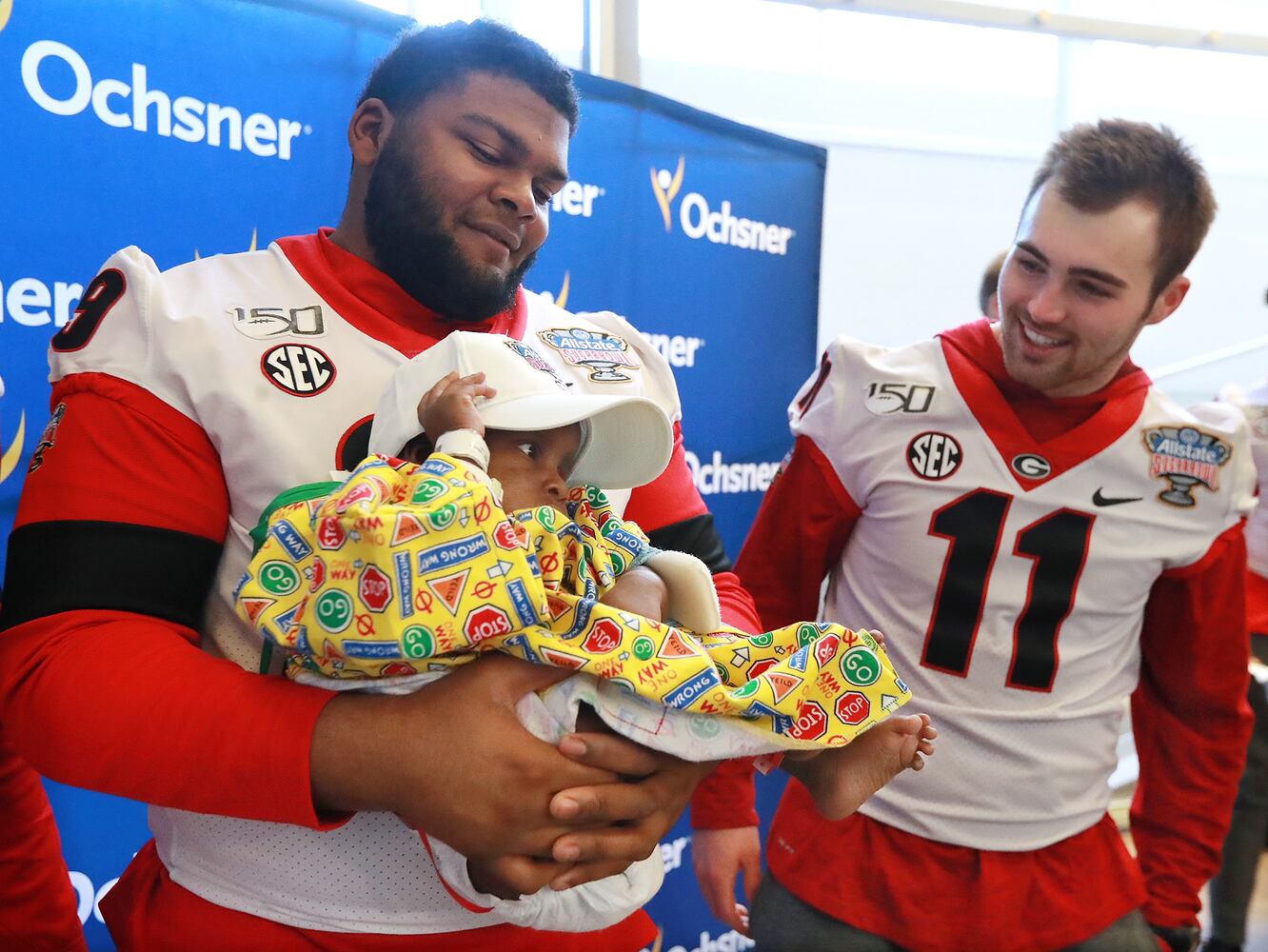 Photos: Georgia visits children’s hospital before Sugar Bowl