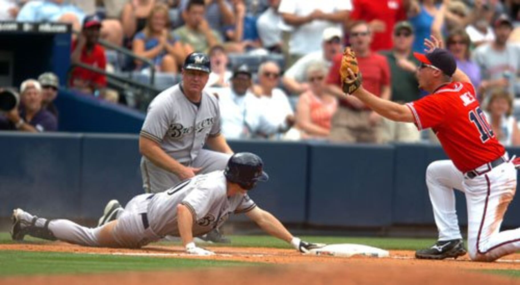 Atlanta Braves: Tommy Hanson makes debut