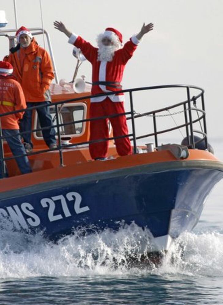 France gets in the Christmas spirit
