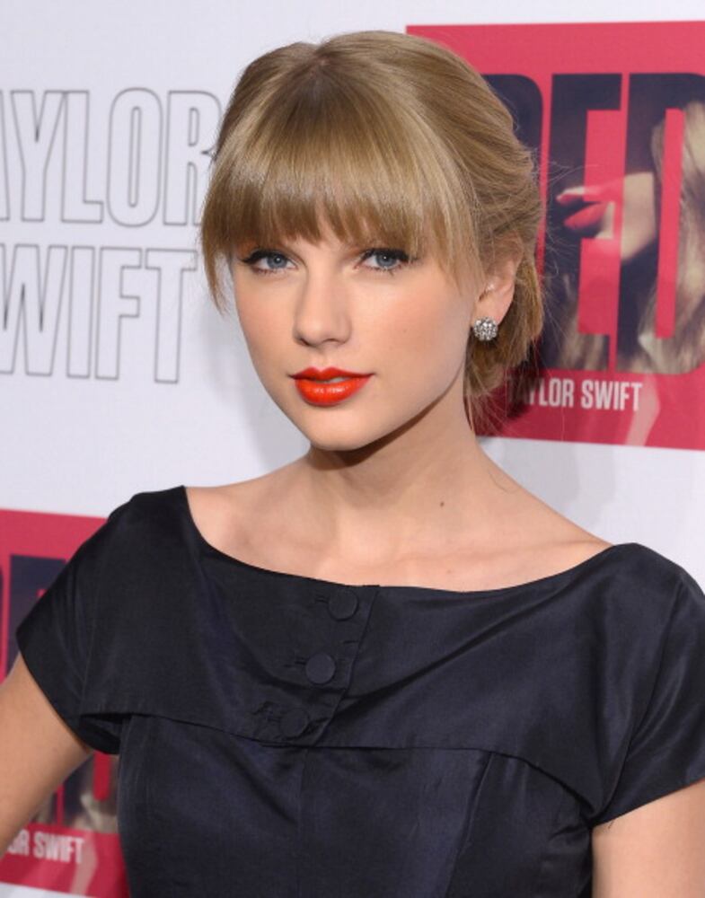 Female Video Of The Year - Taylor Swift - Begin Again