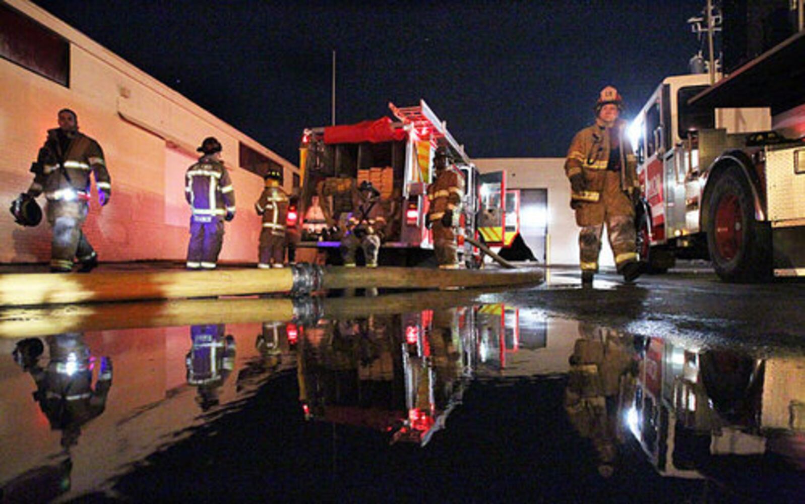 Firefighters halt Atlanta warehouse fire