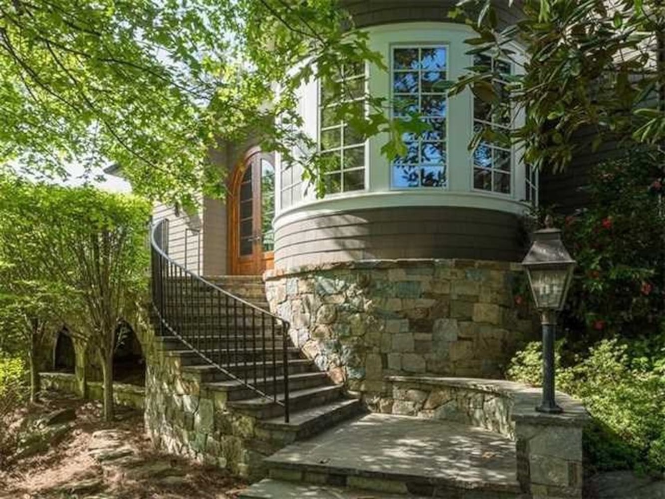 PHOTOS: $4.5 million Vinings home with a 180-degree view of Paces Lake