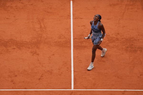 United States' Coco Gauff celebrates after winning the final match of the French Tennis Open at the Roland-Garros against Aryna Sabalenka of Belarus in Paris, Saturday, June 7, 2025. (AP Photo/Thibault Camus)