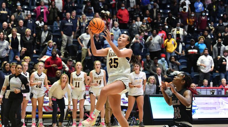 March 9, 2022 Macon - Marist's Avery Fantucci (25) scores the game winning two point basket in double overtime during the 2022 GHSA State Basketball Championship game at the Macon Centreplex in Macon on Wednesday, March 9, 2022. Marist won 56-54 over Luella in overtime. (Hyosub Shin / Hyosub.Shin@ajc.com)