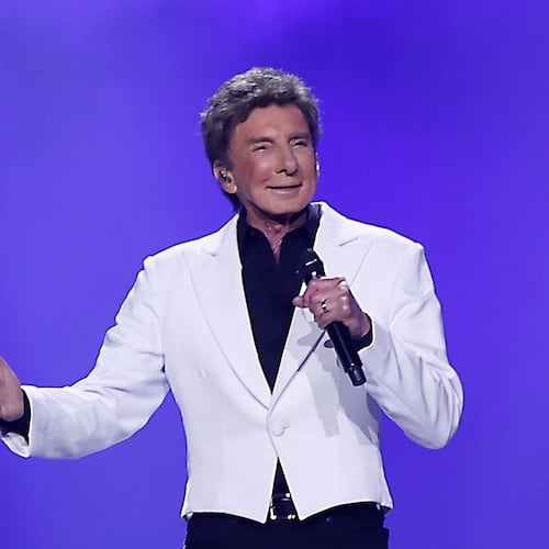 Barry Manilow kicks off his performance with timeless pop hits “It’s a Miracle,” “I’m Your Man” and “Somewhere in the Night” on Tuesday, Aug. 11, 2026, at Gas South Arena in Duluth. (Akili-Casundria Ramsess for the AJC)