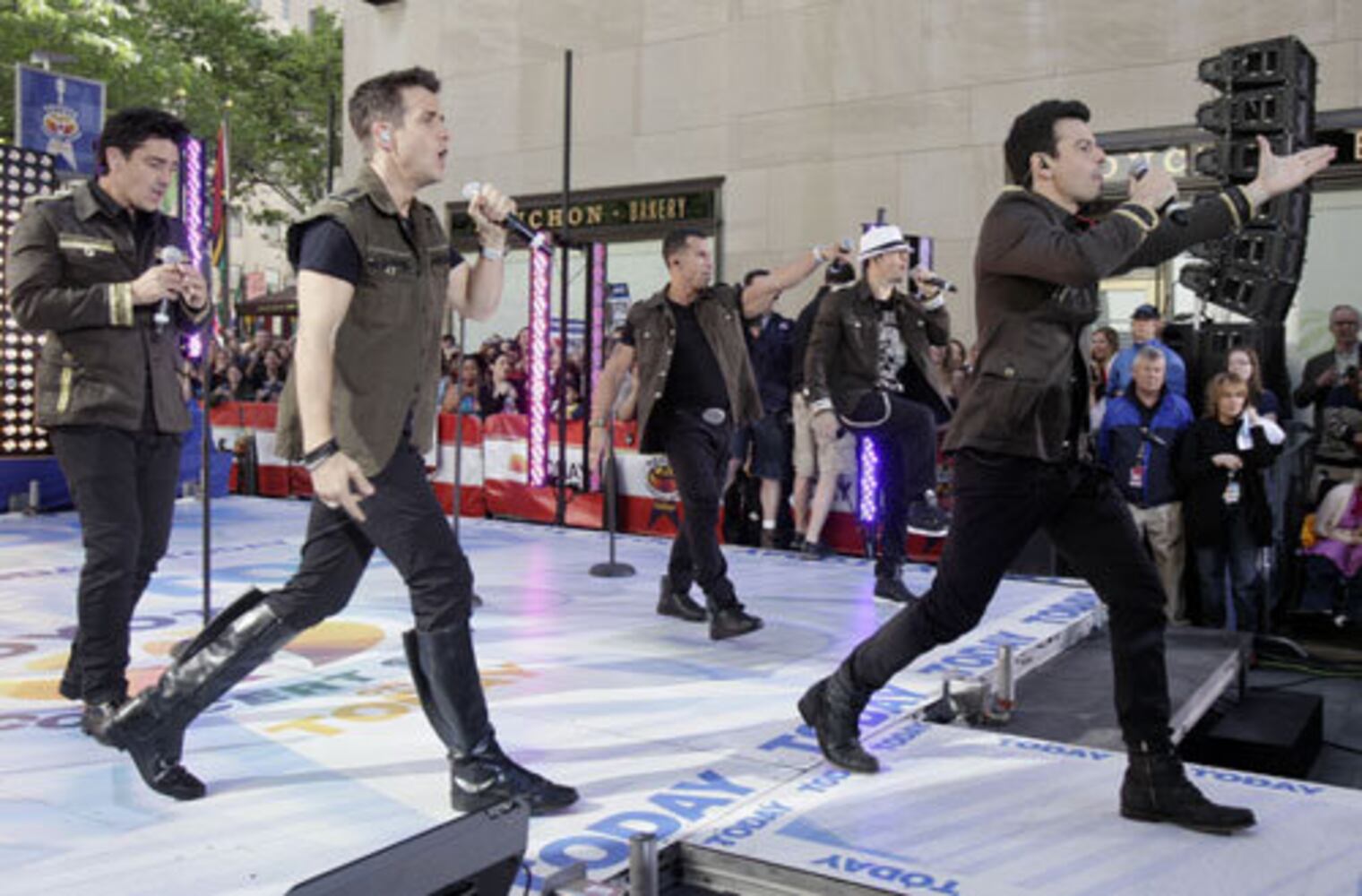 Backstreet Boys, New Kids on the Block perform on 'Today'