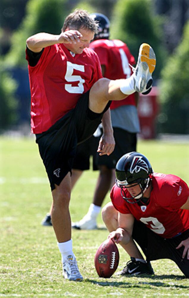 Former Falcons kicker Andersen retires