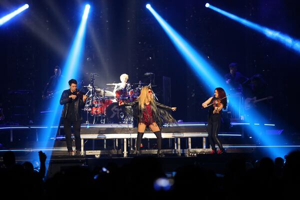 Shania Twain brought a high-energy, laser-filled show to Philips Arena Saturday. Photo: Robb D. Cohen/www.RobbsPhotos.com.