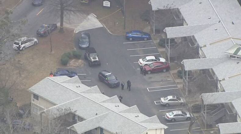 Police are investigating a shooting at an apartment complex on Alison Court in southwest Atlanta. (Credit: NewsChopper 2)