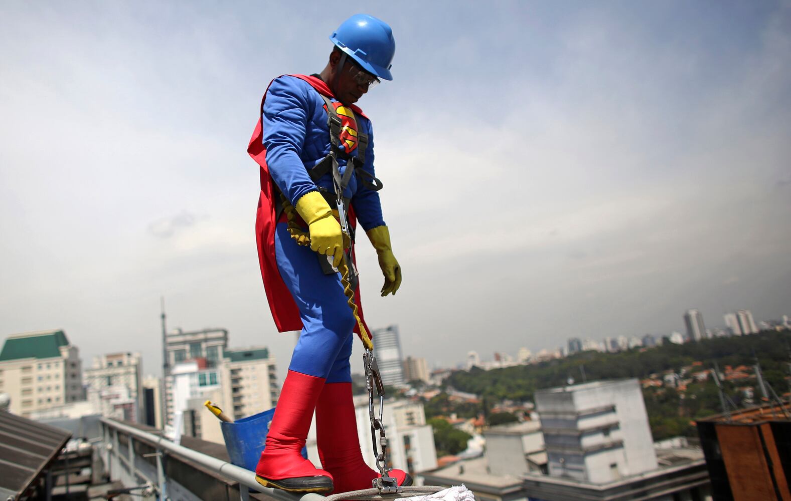 Superheros cheer up sick children
