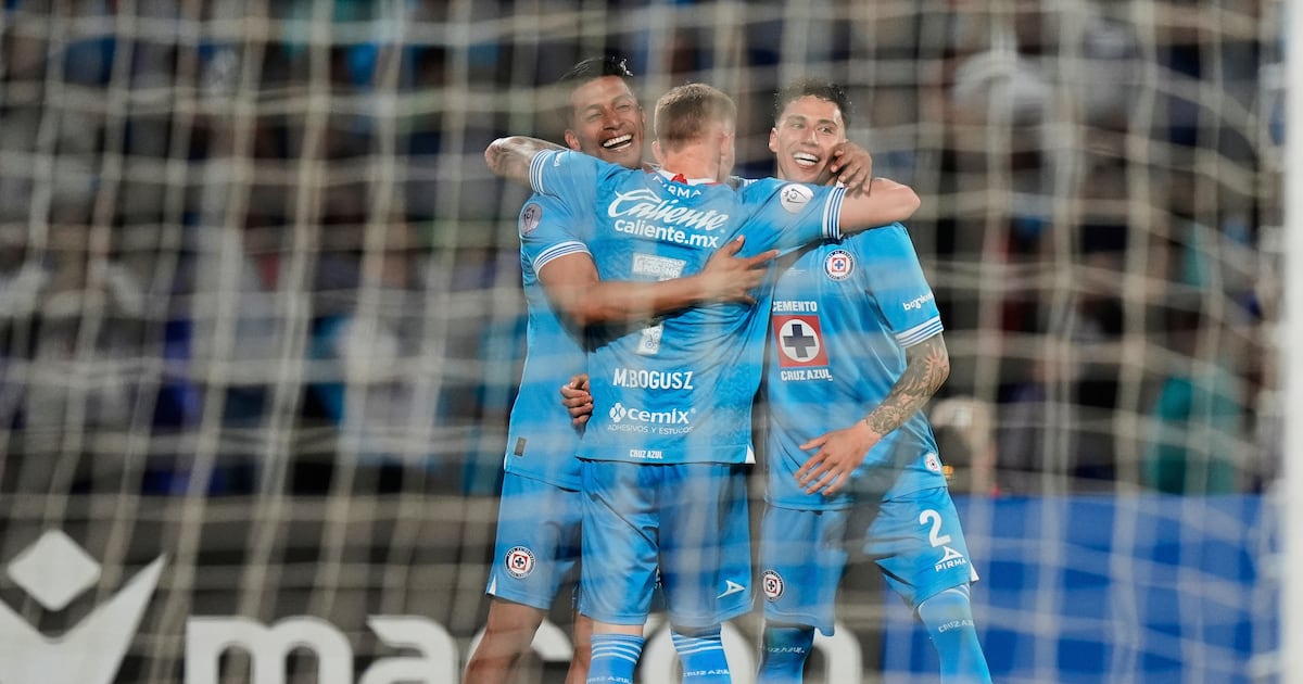 Cruz Azul beats the Vancouver Whitecaps 5-0 for the CONCACAF Champions Cup title