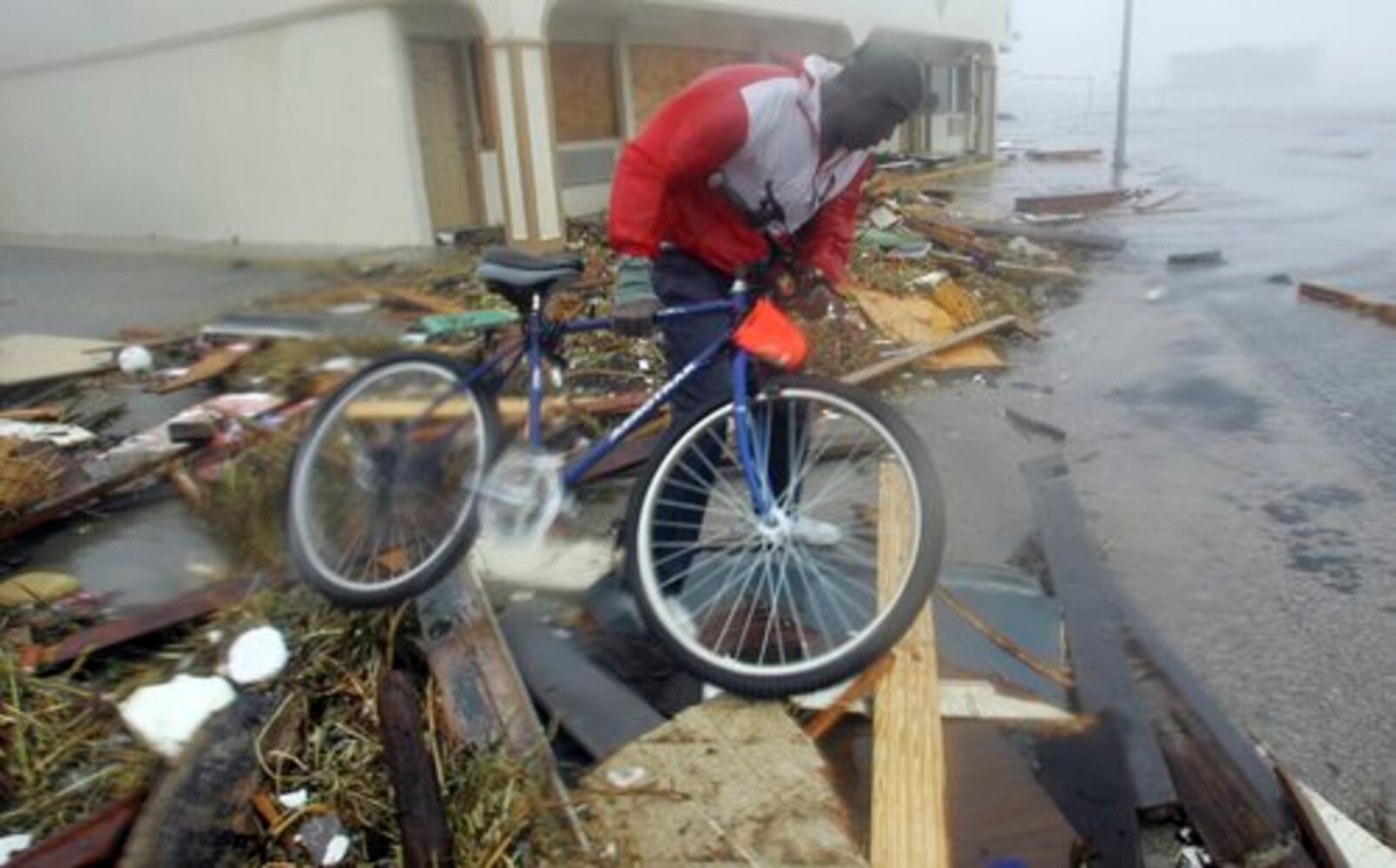 Hurricane Ike comes ashore