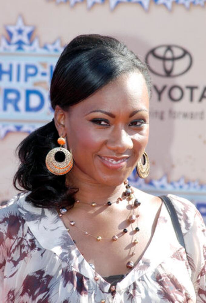 Stars shine on BET Awards red carpet
