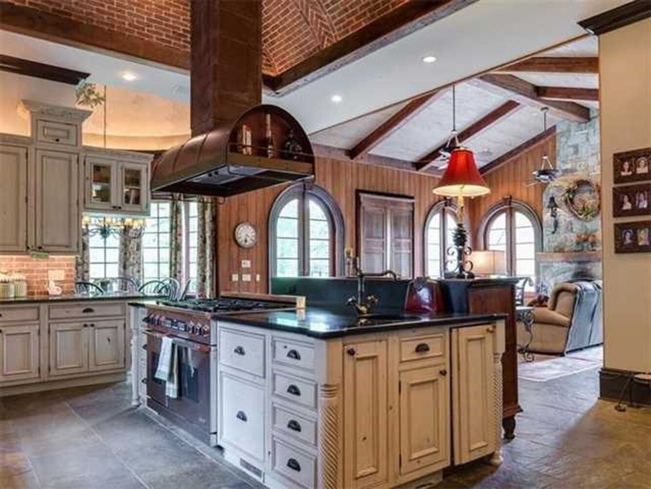 PHOTOS: $4.5 million Vinings home with a 180-degree view of Paces Lake
