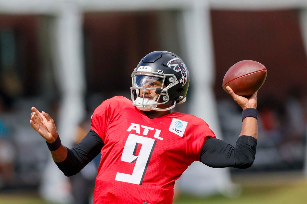 Falcons starters, depth chart revealed for season opener against Bucs