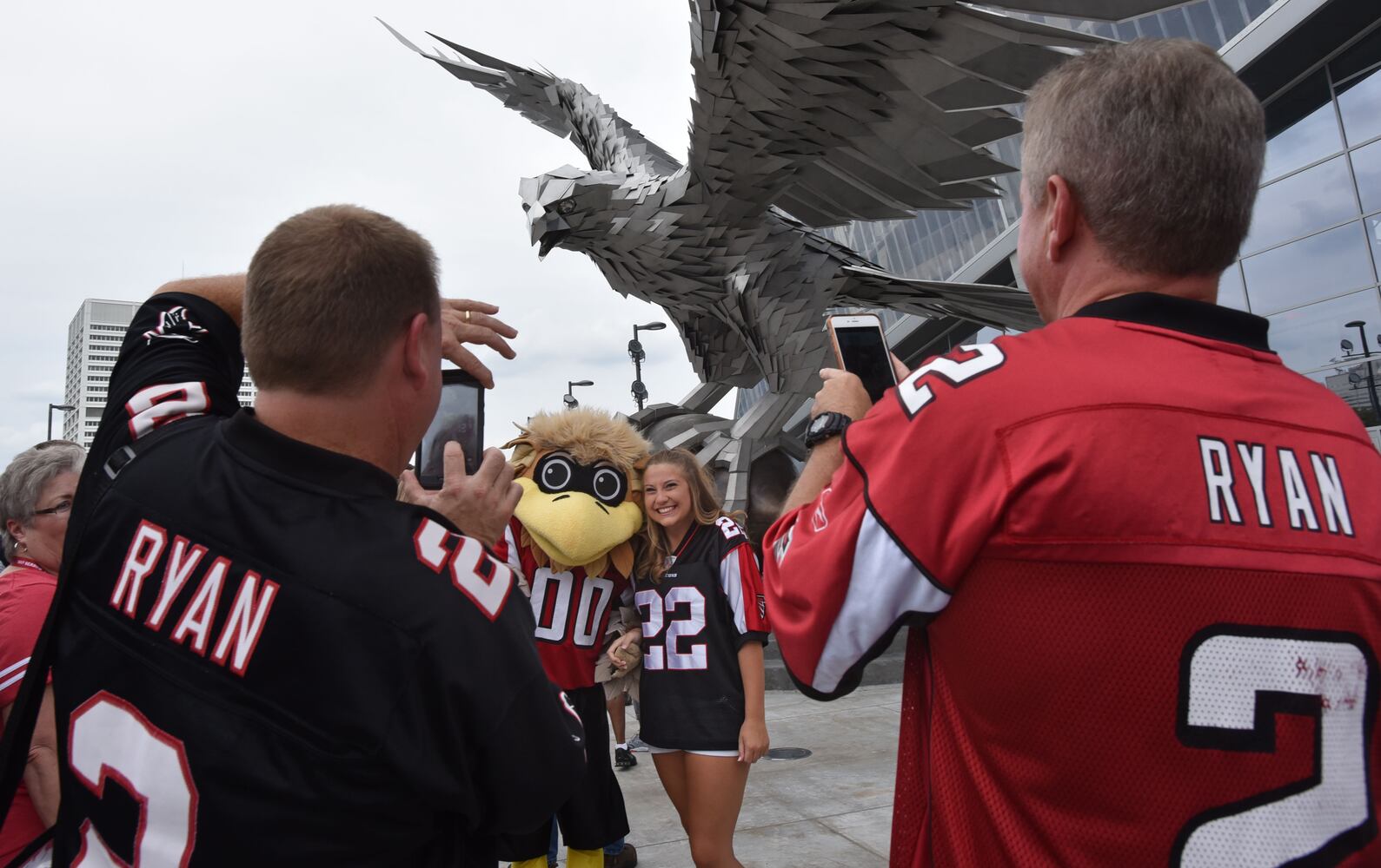 Photos: The scene at the Falcons’ new Mercedes-Benz Stadium